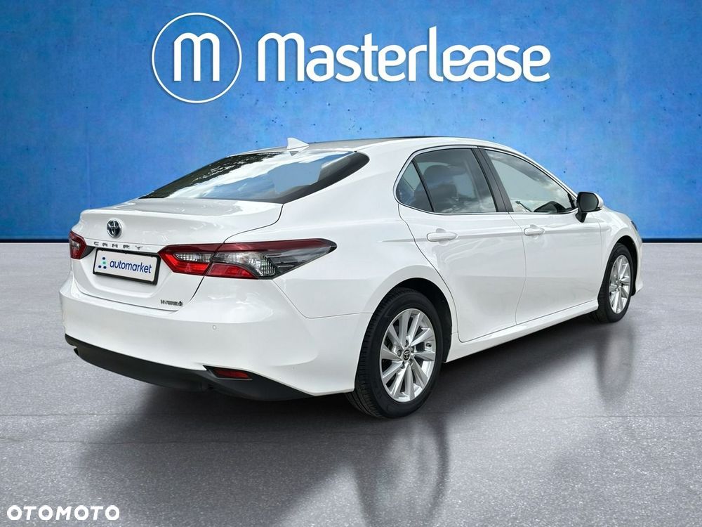 Toyota Camry - 5