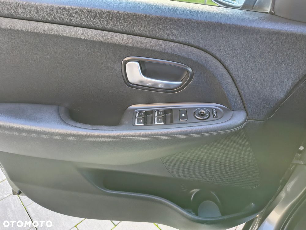 Kia Carens 1.7 CRDi 115 Fifa World Cup Edition - 17