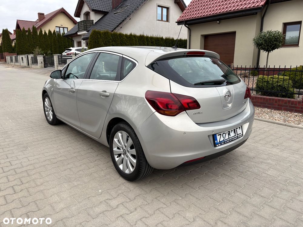 Opel Astra 1.7 CDTI Cosmo - 2