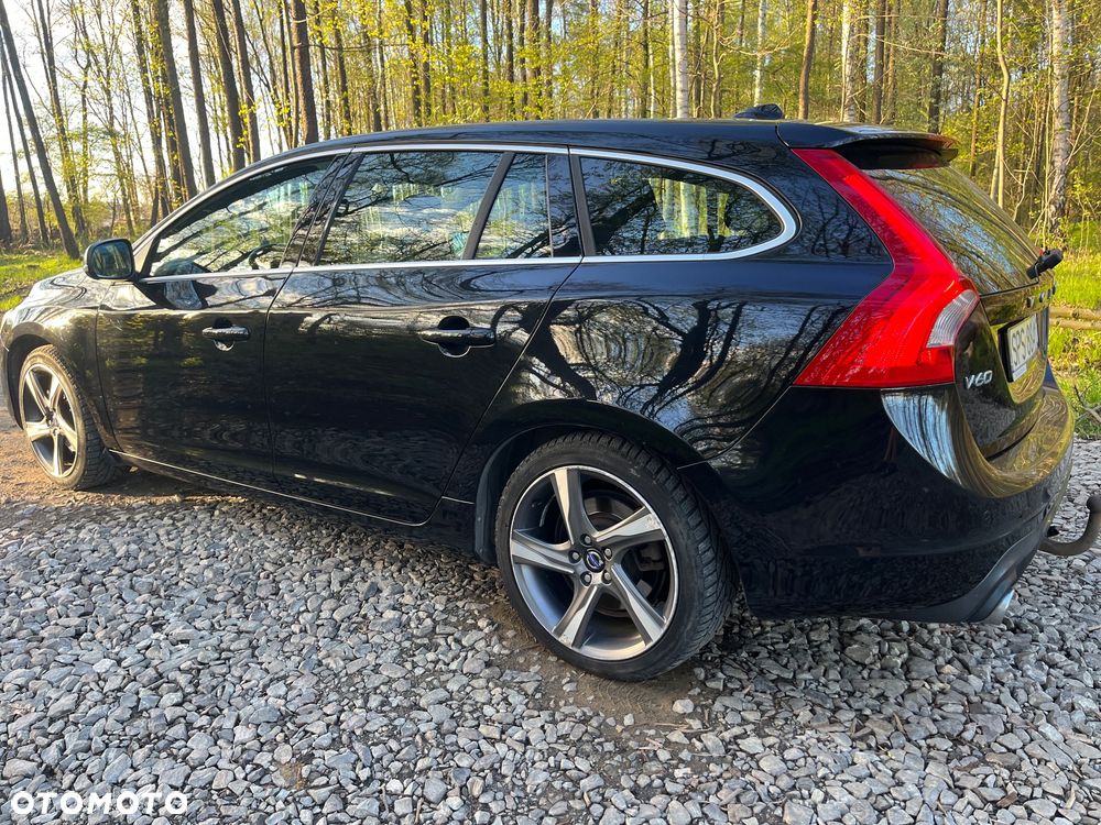 Volvo V60 D3 R-Design - 17