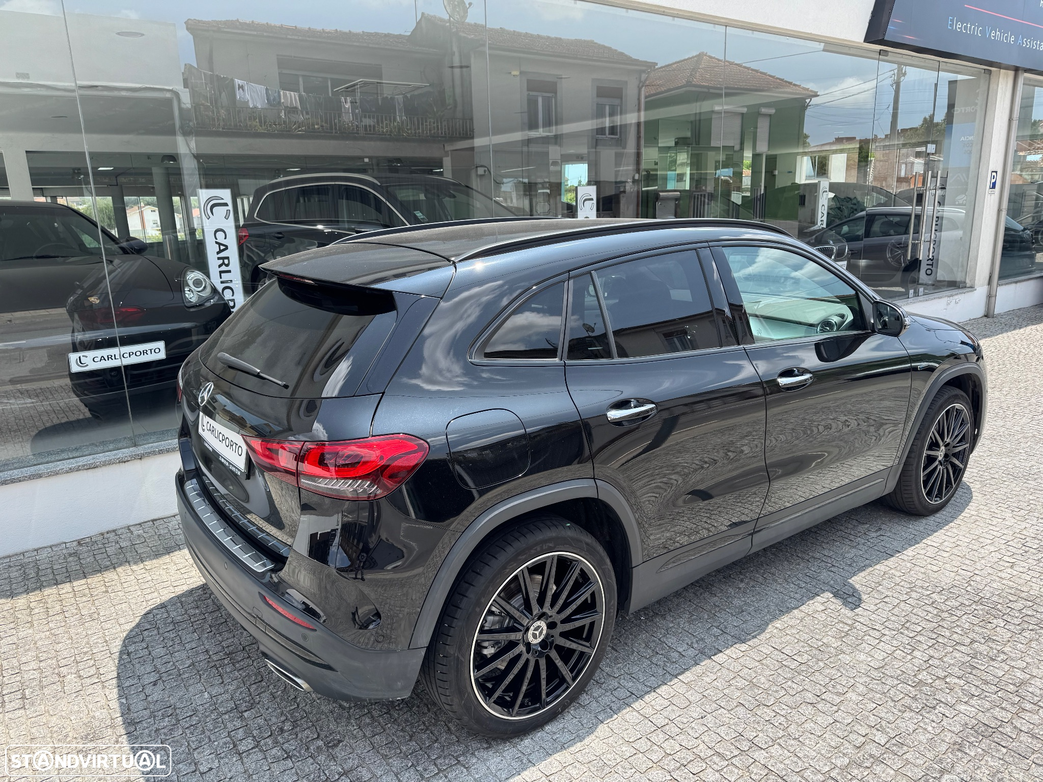 Mercedes-Benz GLA 250 e AMG Line - 3