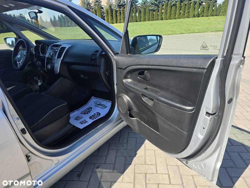 Kia Venga - 22
