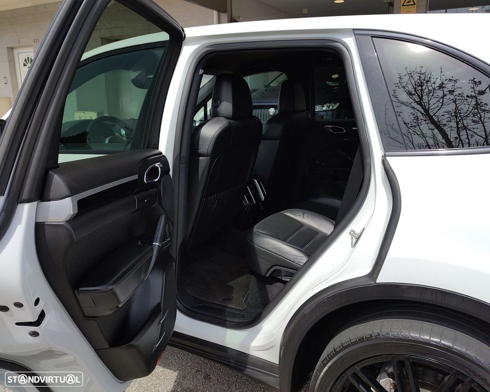 Porsche Cayenne Tiptronic S - 9