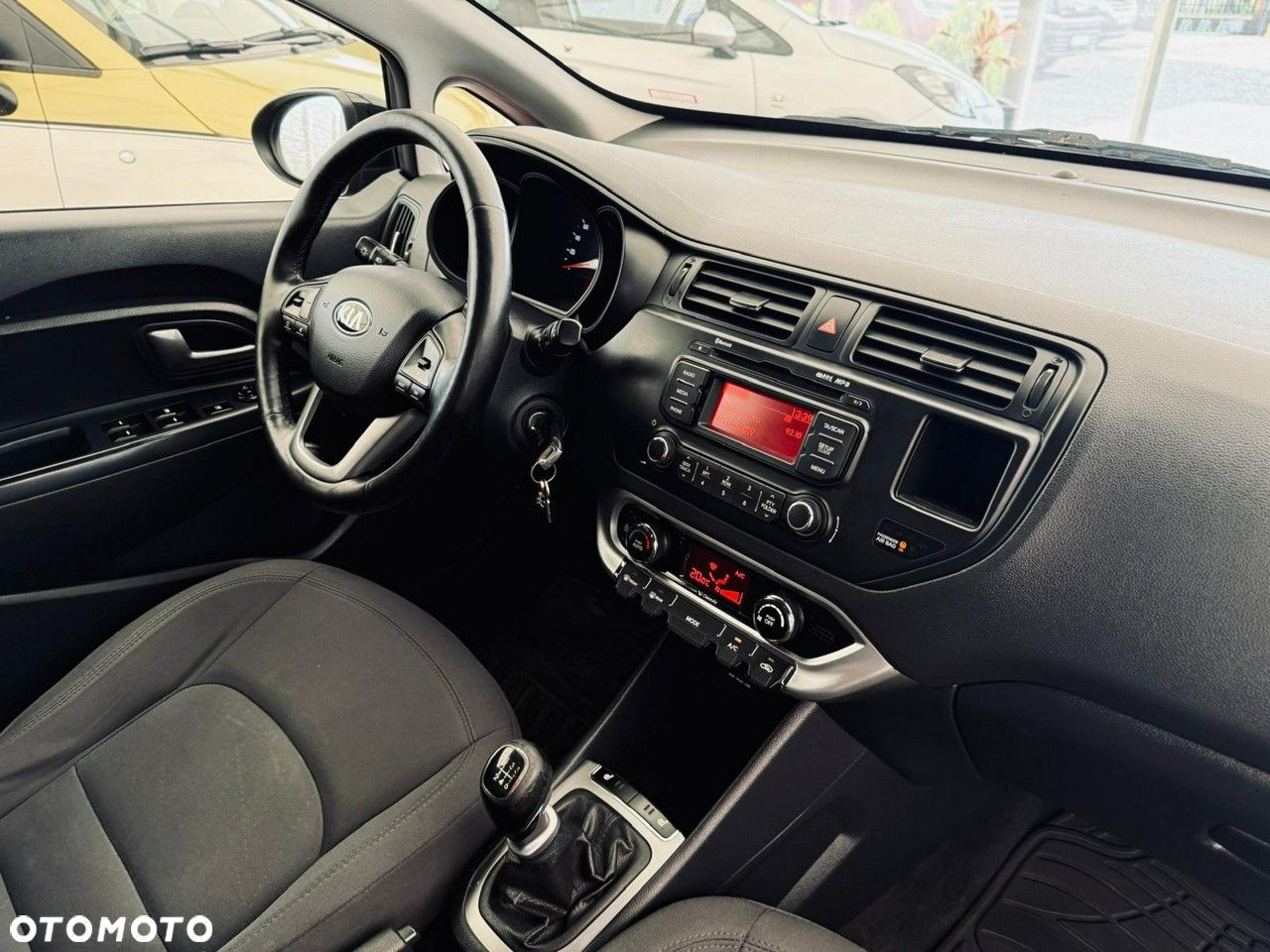 Kia Rio - 21