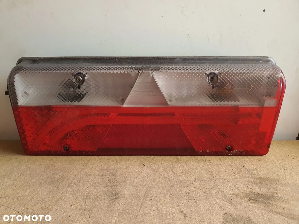 LAMPA TYLNA MERCEDES VOLVO RENAULT DAF - 3