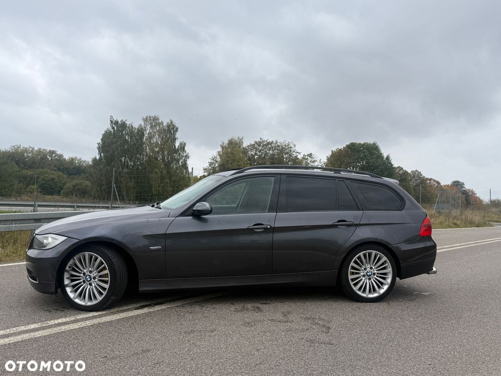 BMW Seria 3 320d DPF Touring - 6