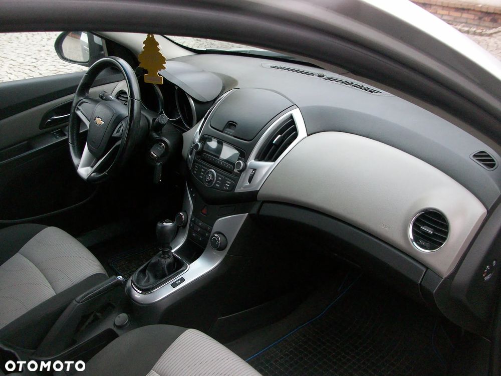 Chevrolet Cruze 1.6 LT+ - 15