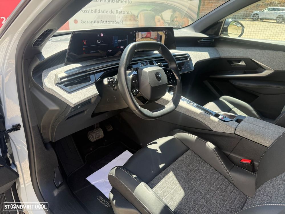 Peugeot 3008 1.2 Hybrid Allure e-DCS6 - 12