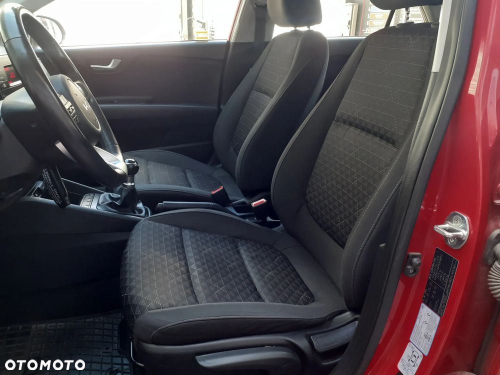 Kia Rio - 14