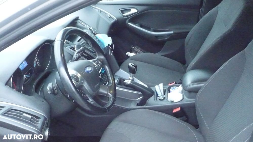 Ford Focus 1.6 TDCi ECOnetic 88g Start-Stopp-System Titanium - 8