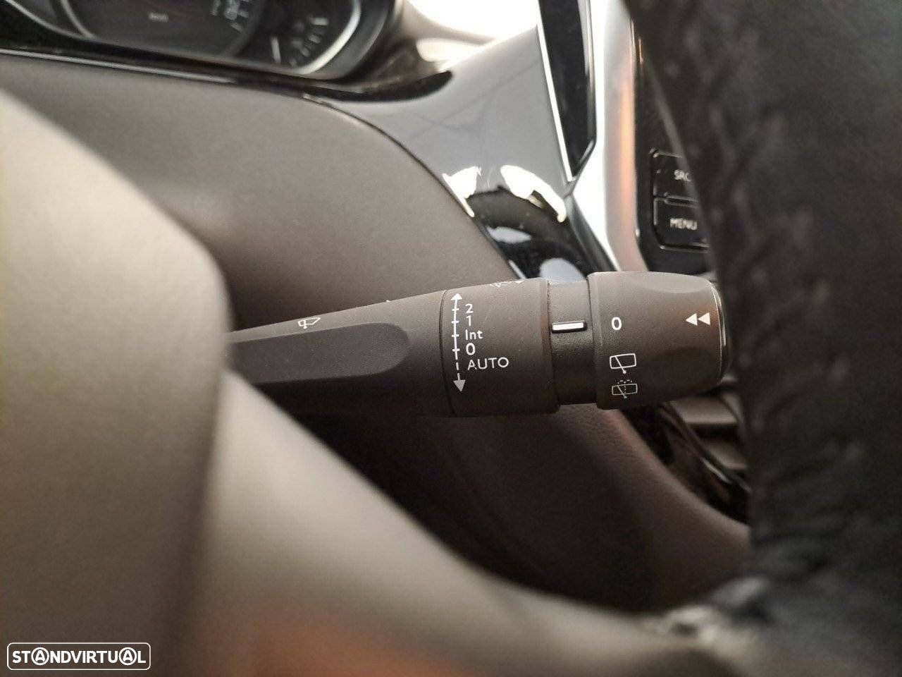 Peugeot 208 1.5 BlueHDi Signature - 15