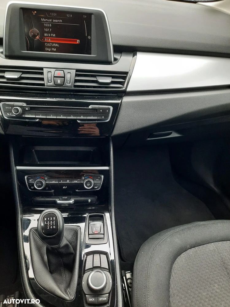 BMW Seria 2 218i - 4