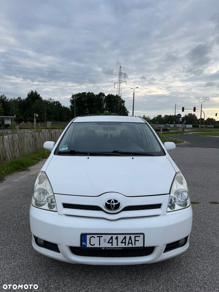 Toyota Corolla Verso 2.0 D-4D Terra - 3