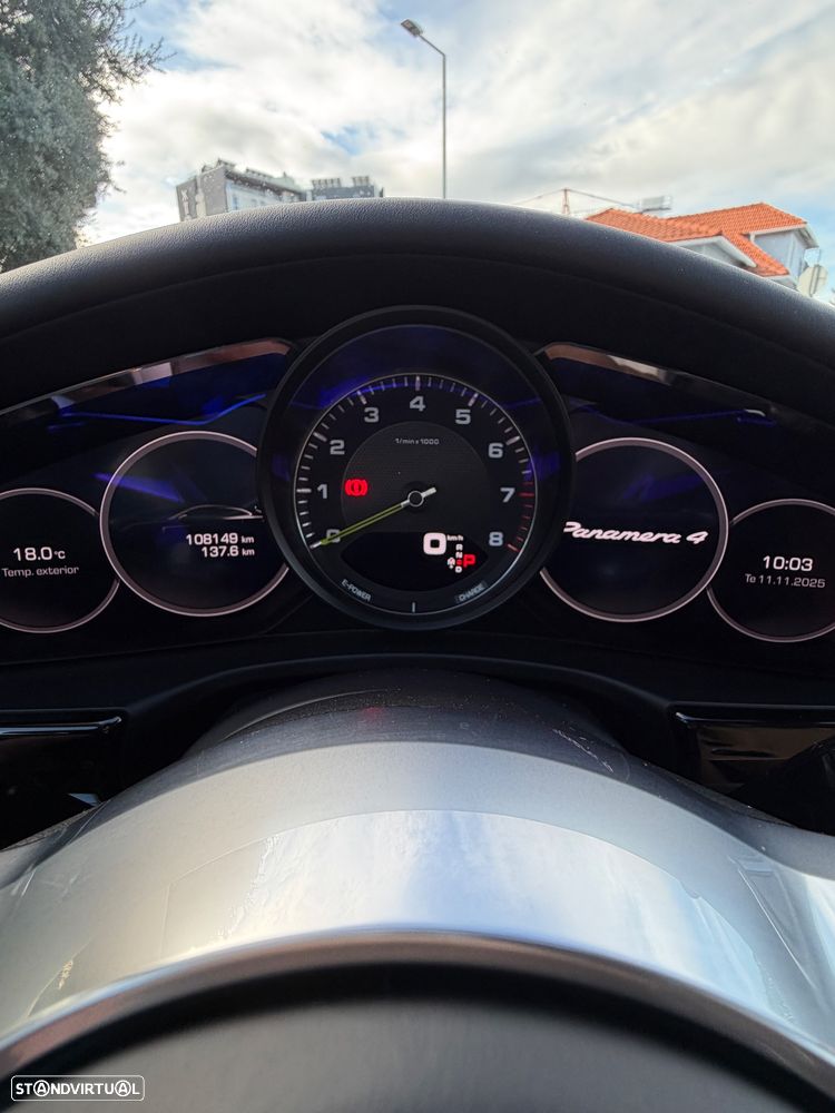 Porsche Panamera Sport Turismo 4 E-Hybrid 10 Years Edition - 15