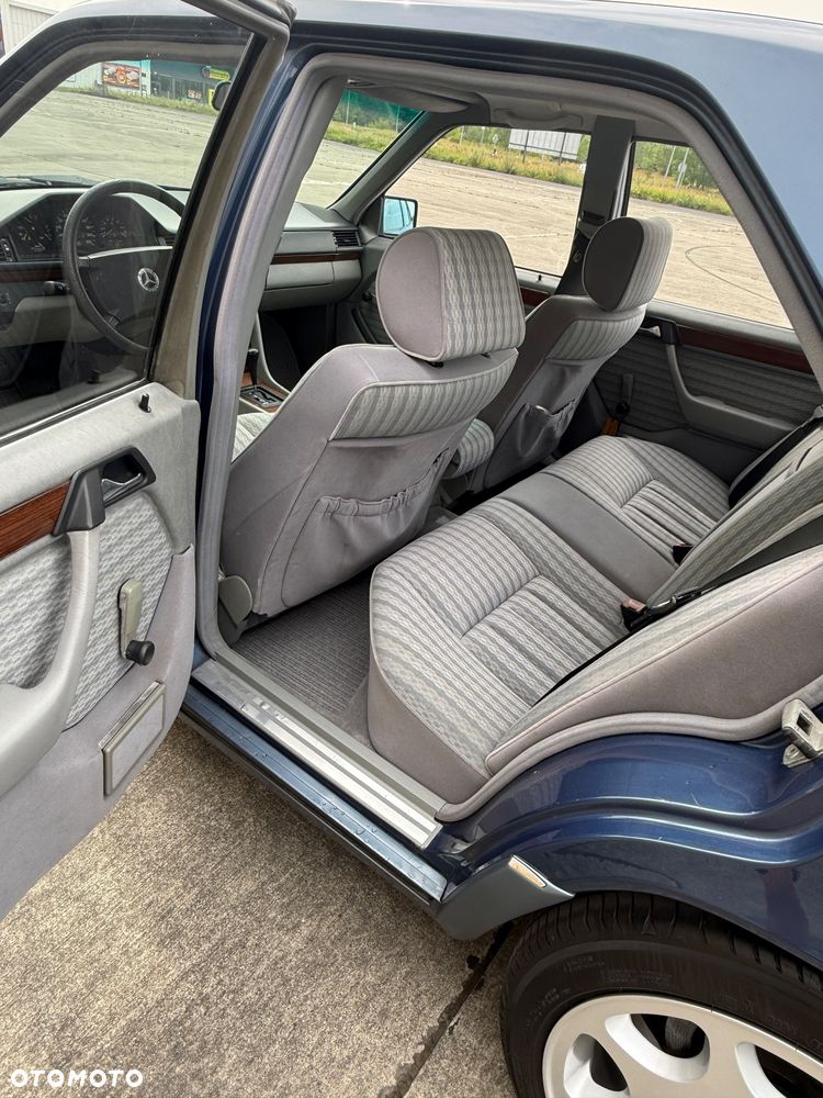 Mercedes-Benz W124 (1984-1993) - 16