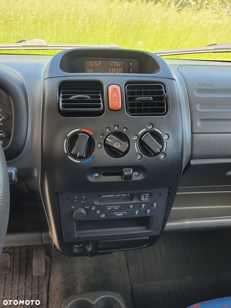 Opel Agila 1.2 16 V - 10