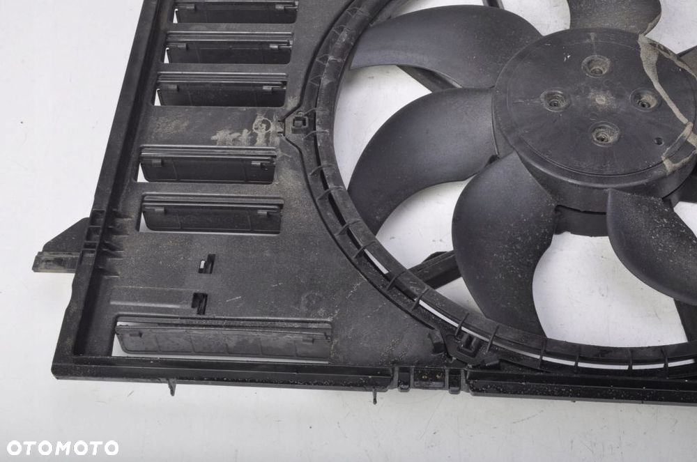 AUDI A4 B9 2.0 TDI WENTYLATOR CHŁODNICY 8W0121207 - 3