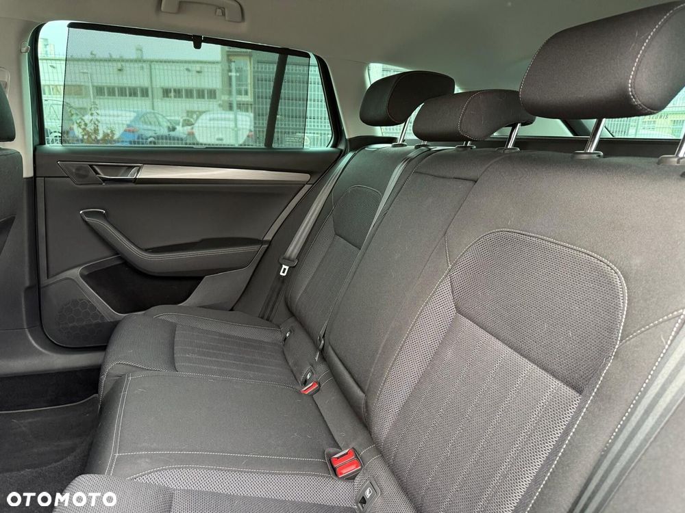 Skoda Superb 2.0 TDI SCR Style DSG - 14