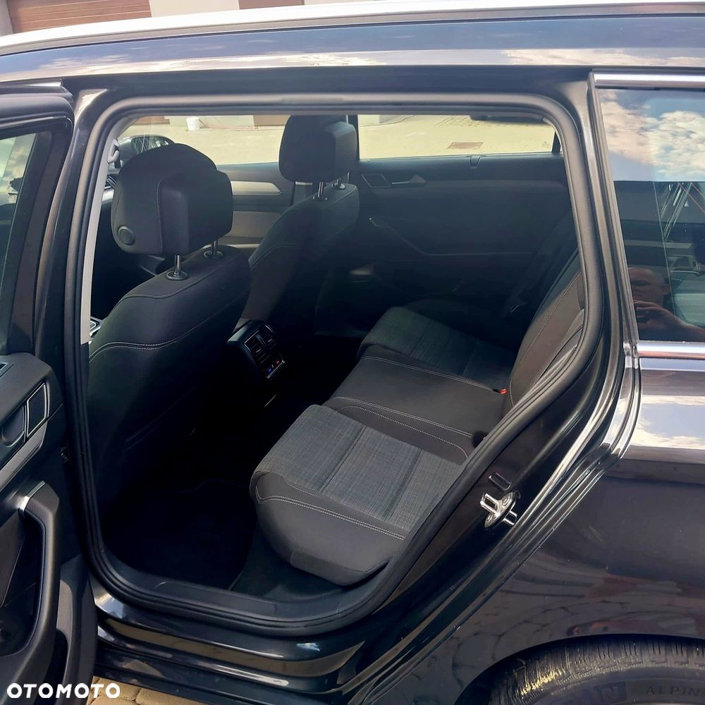 Volkswagen Passat 2.0 TDI SCR Trendline DSG - 9