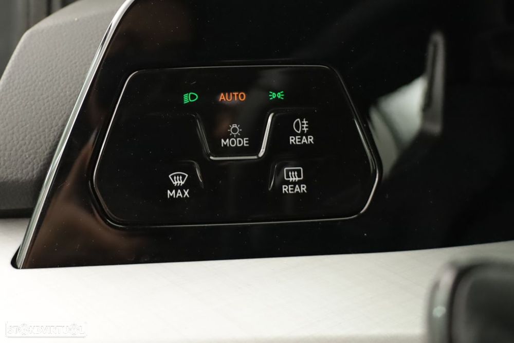 VW Golf 1.5 TSI e-Hybrid Life DSG - 19