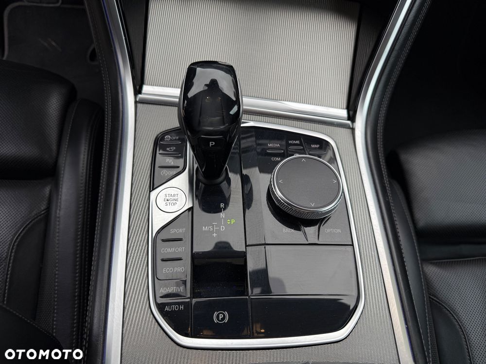 BMW Seria 8 - 35