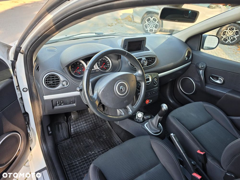 Renault Clio 2011 photo 5