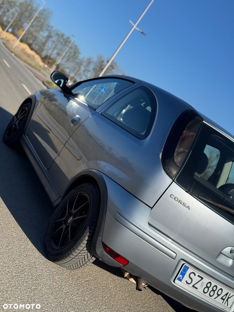 Opel Corsa 1.0 12V Cosmo - 11