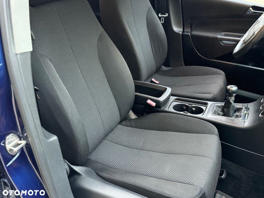 Volkswagen Passat - 23