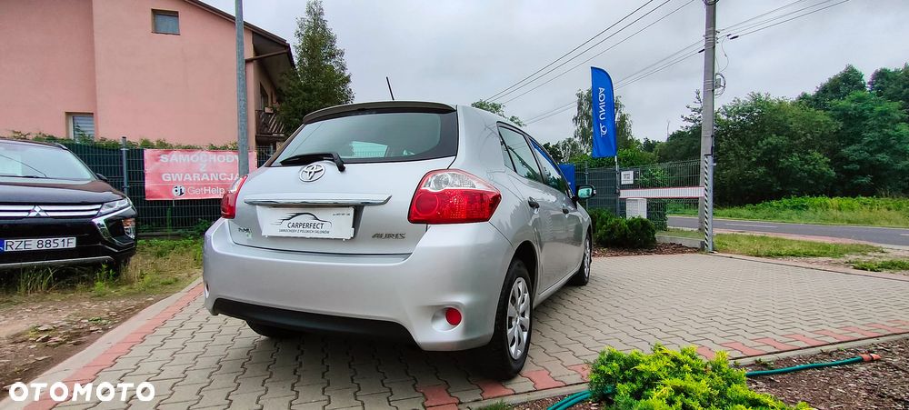 Toyota Auris 1.4 D-4D Terra - 9
