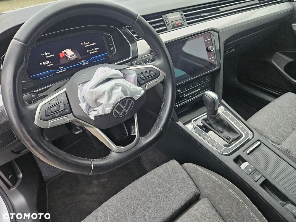 Volkswagen Passat 2.0 TDI SCR DSG Business - 12