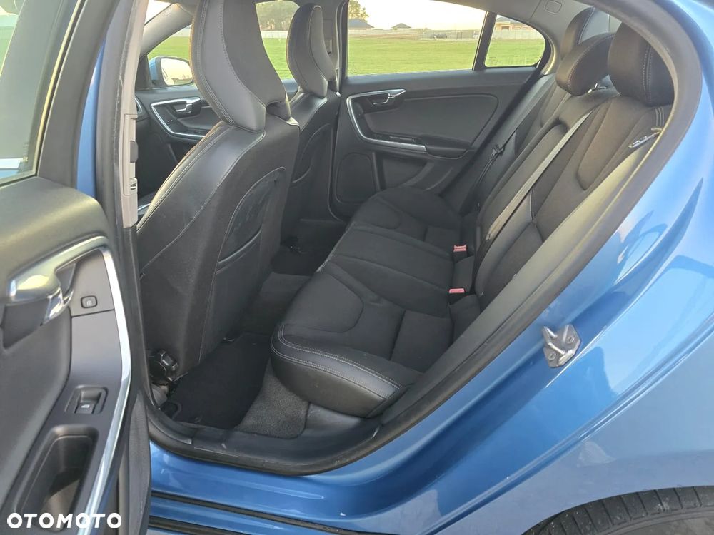 Volvo S60 D3 Momentum - 14