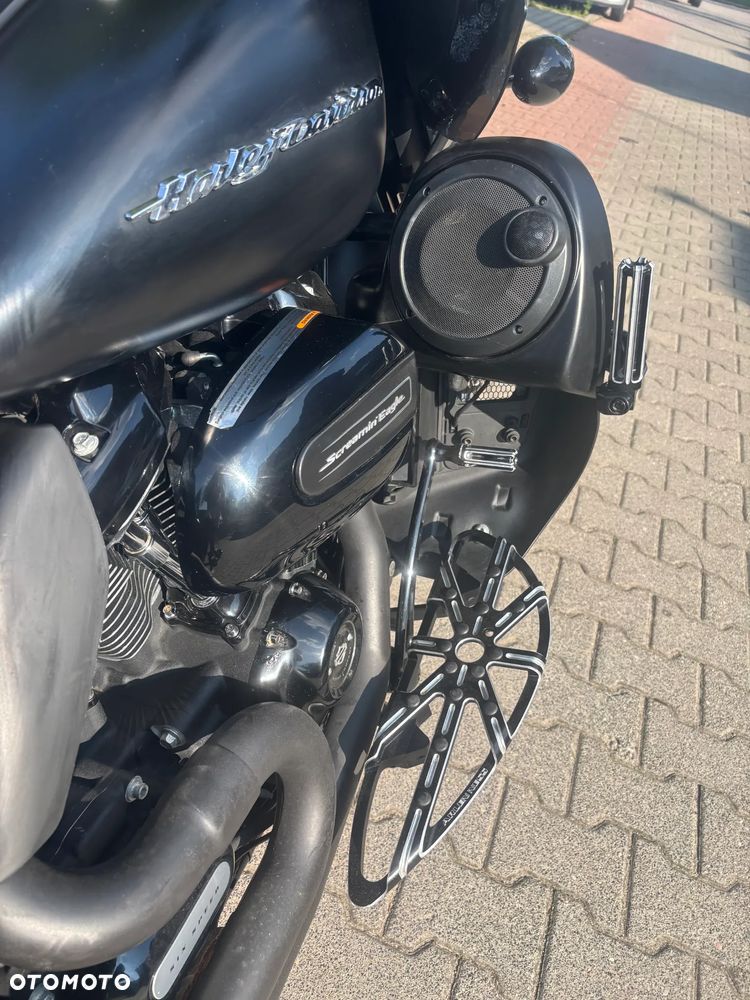 Harley-Davidson Touring Road Glide - 4