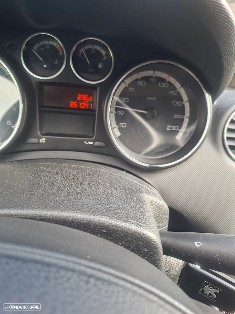 Peugeot 308 - 8