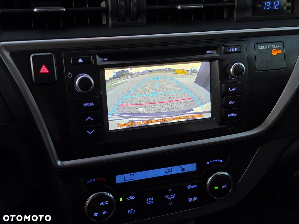 Toyota Auris 2.0 D-4D Prestige - 25