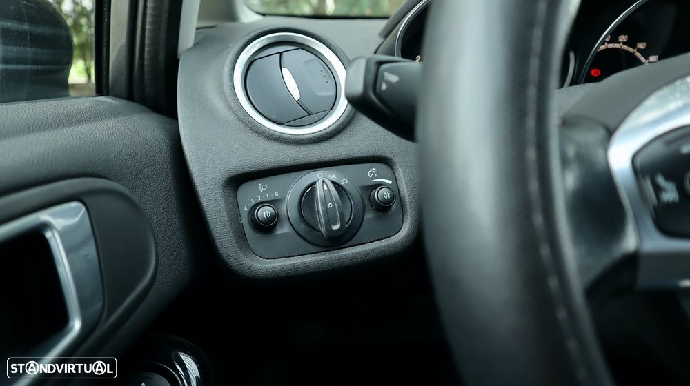 Ford Fiesta 1.0 T EcoBoost Titanium PowerShift - 41