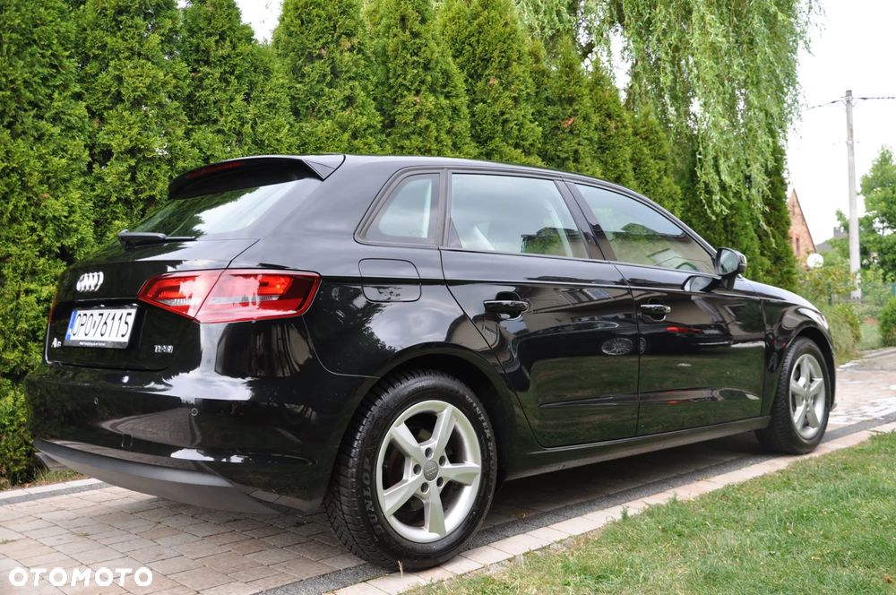 Audi A3 Sportback 1.4 TFSI Ambiente - 2