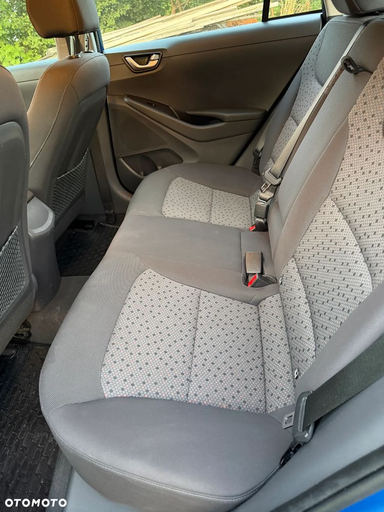 Hyundai IONIQ - 10
