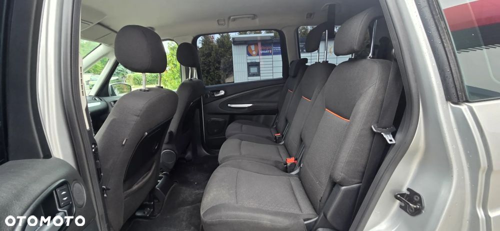 Ford Galaxy 2.0 TDCi Ghia - 31
