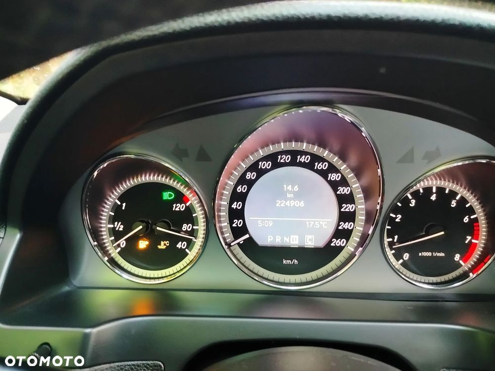Mercedes-Benz Klasa C 180 T Kompressor Automatik BlueEFFICIENCY Avantgarde - 38