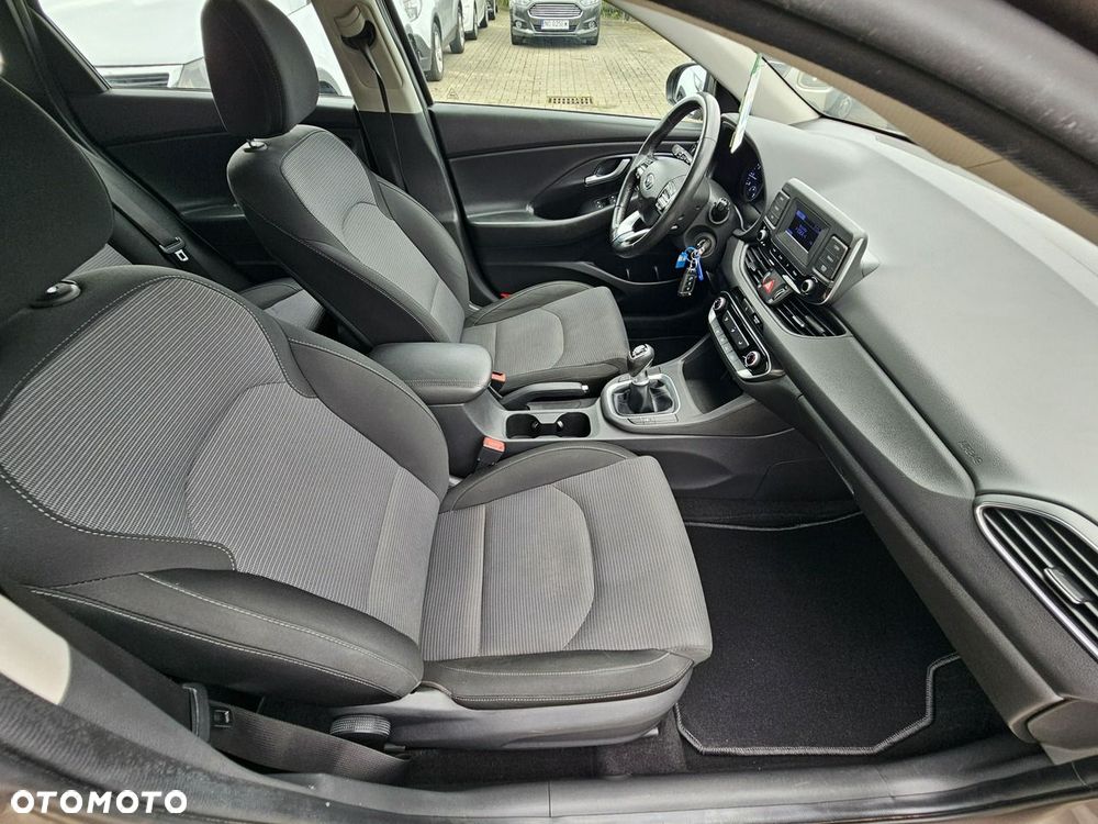 Hyundai i30 1.5 DPI Modern - 31
