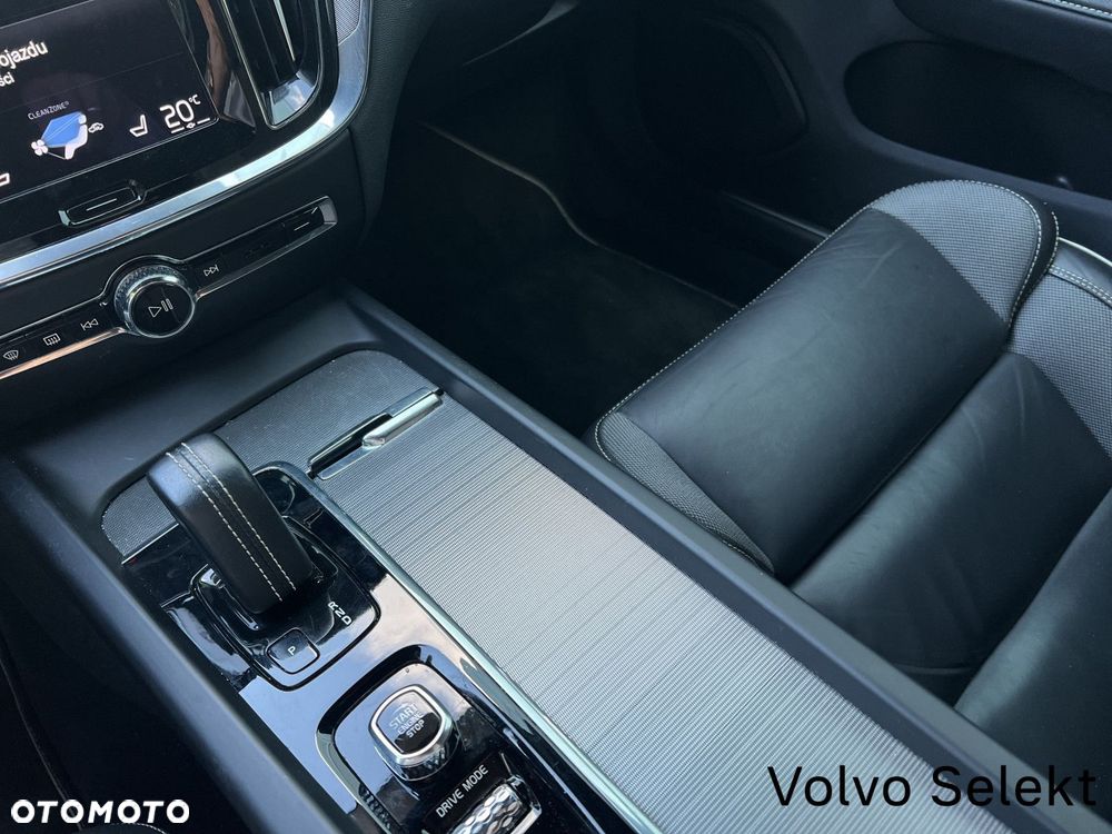 Volvo V60 B5 B AWD R-Design - 14