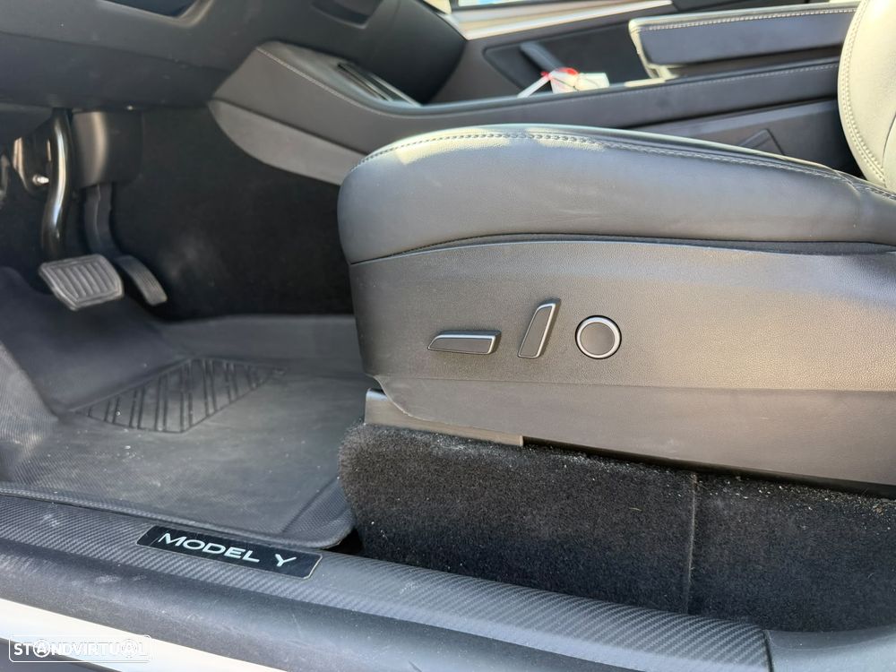 Tesla Model Y Long Range Tração Integral - 18