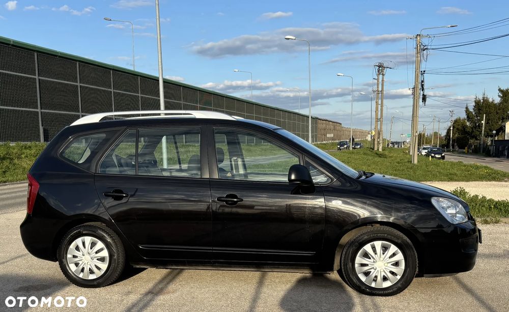 Kia Carens 1.6 Tour - 41