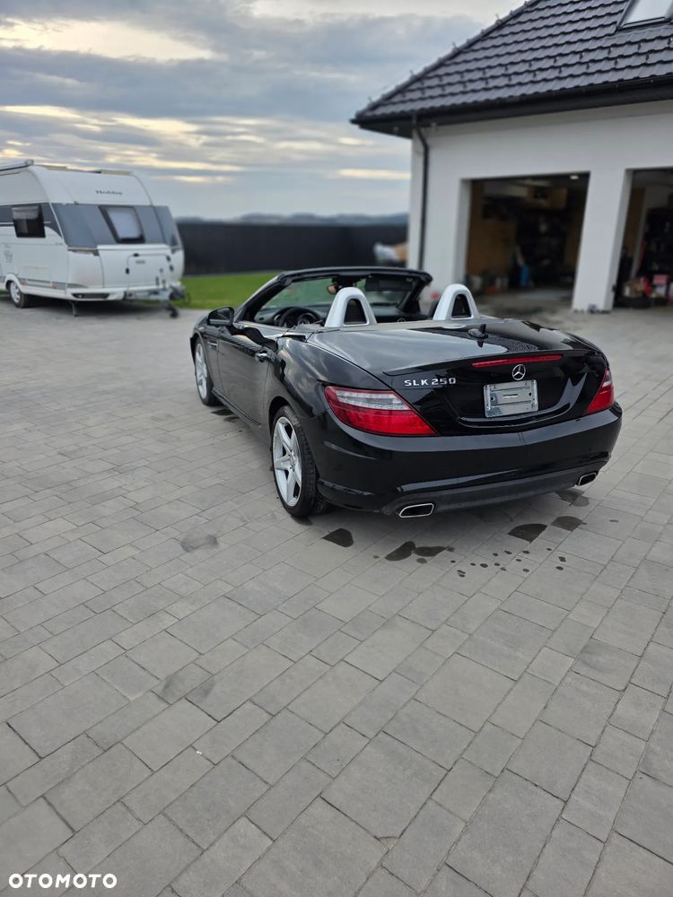 Mercedes-Benz SLK 250 CGI - 13