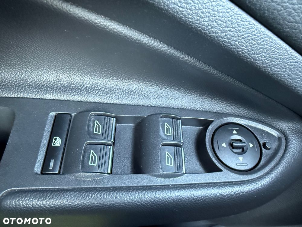 Ford Kuga 1.5 EcoBoost 2x4 Titanium - 27