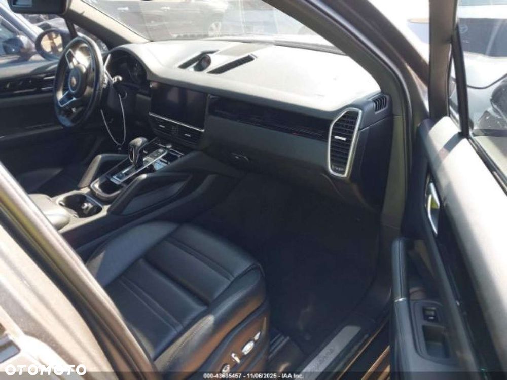 Porsche Cayenne - 10