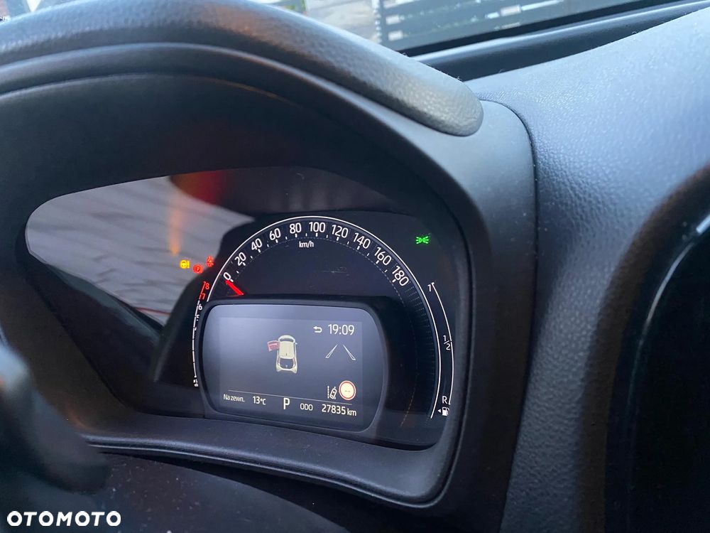 Toyota Aygo X 1.0 VVT-i Style CVT - 8