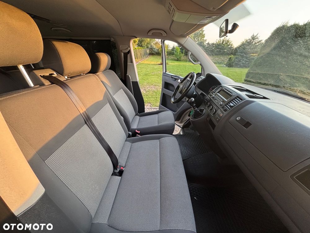 Volkswagen Caravelle - 17