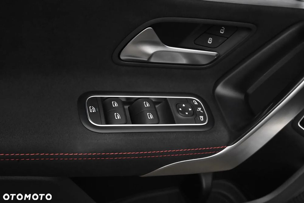 Mercedes-Benz Klasa A 35 AMG 4-Matic 7G-DCT - 22