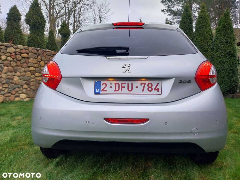 Peugeot 208 - 23